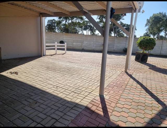 2 BEDROOM TOWNHOUSE FOR SALE IN HARTENBOS CENTRAL